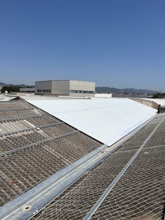 DOBLADO CUBIERTA CON ESTRUCTURA TIPO OMEGA Y PERFIL 30 ( CLIENTE CALAGRAN) 2